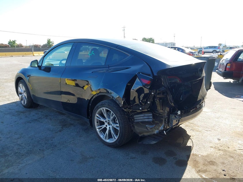 2022 Tesla Model y VIN 7SAYGDEE5NF536223 IAAI salvage auction — REAR END, Salvage (California), sold $9,600 on 2026-07-29 (photo 3)