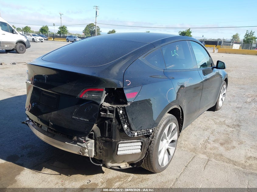 2022 Tesla Model y VIN 7SAYGDEE5NF536223 IAAI salvage auction — REAR END, Salvage (California), sold $9,600 on 2026-07-29 (photo 4)