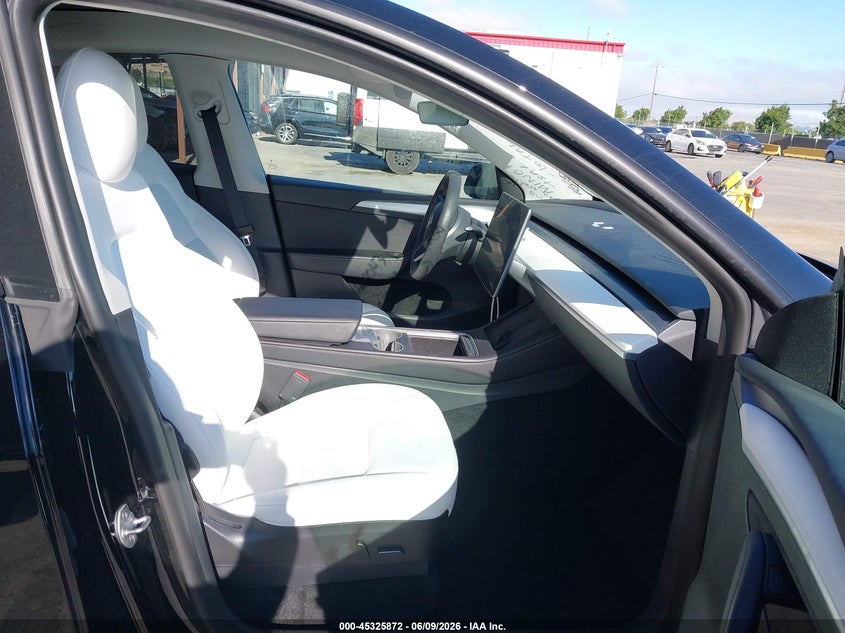 2022 Tesla Model y VIN 7SAYGDEE5NF536223 IAAI salvage auction — REAR END, Salvage (California), sold $9,600 on 2026-07-29 (photo 5)