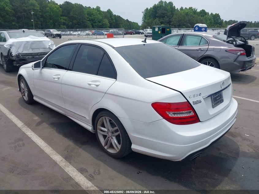 2014 Mercedes-benz C-klasse VIN WDDGF4HB7EG226812 IAAI salvage auction — SIDE, Salvage (North Carolina), sold $3,400 on 2026-07-15 (photo 3)