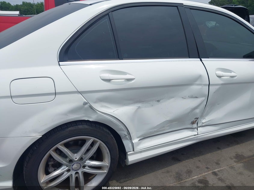 2014 Mercedes-benz C-klasse VIN WDDGF4HB7EG226812 IAAI salvage auction — SIDE, Salvage (North Carolina), sold $3,400 on 2026-07-15 (photo 6)