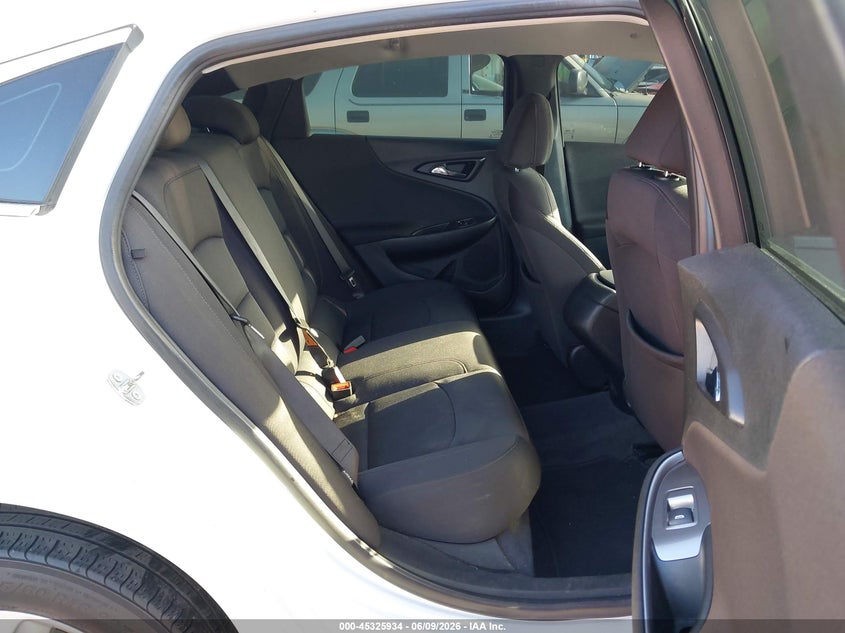 2019 Chevrolet Malibu VIN 1G1ZC5ST0KF208097 IAAI salvage auction — RIGHT FRONT, Salvage Title, sold $2,300 on 2026-07-09 (photo 8)