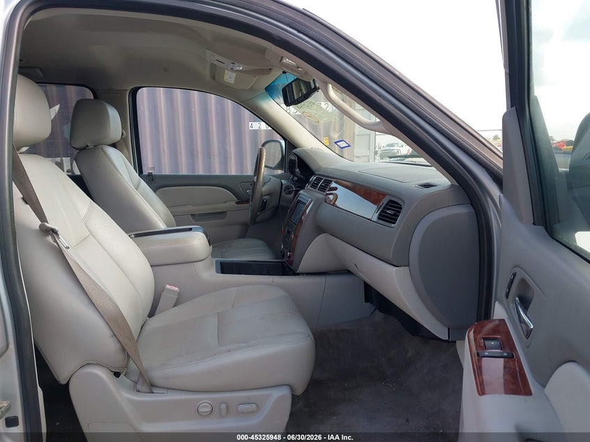 2012 Chevrolet Suburban 1500 VIN 1GNSCJE00CR276765 IAAI salvage auction — HAIL, Clear (Texas), sold $3,550 on 2026-07-09 (photo 5)