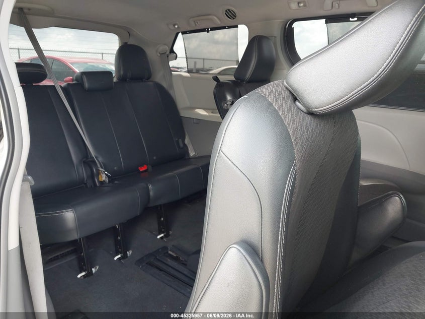 2011 Toyota Sienna VIN 5TDXK3DC5BS063318 IAAI salvage auction — SIDE, Original (Texas), sold $1,700 on 2026-07-23 (photo 8)