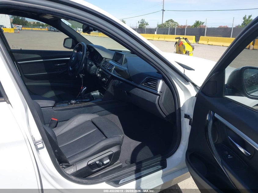 2016 BMW 3er VIN WBA8E9G50GNT86259 IAAI salvage auction — FRONT END, Salvage Title, sold $3,450 on 2026-07-30 (photo 5)