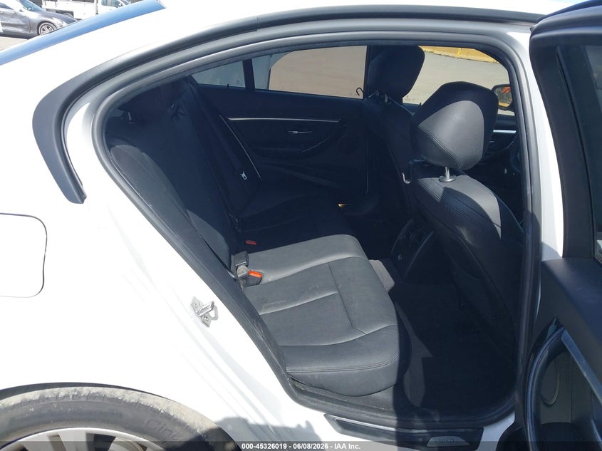 2016 BMW 3er VIN WBA8E9G50GNT86259 IAAI salvage auction — FRONT END, Salvage Title, sold $3,450 on 2026-07-30 (photo 8)