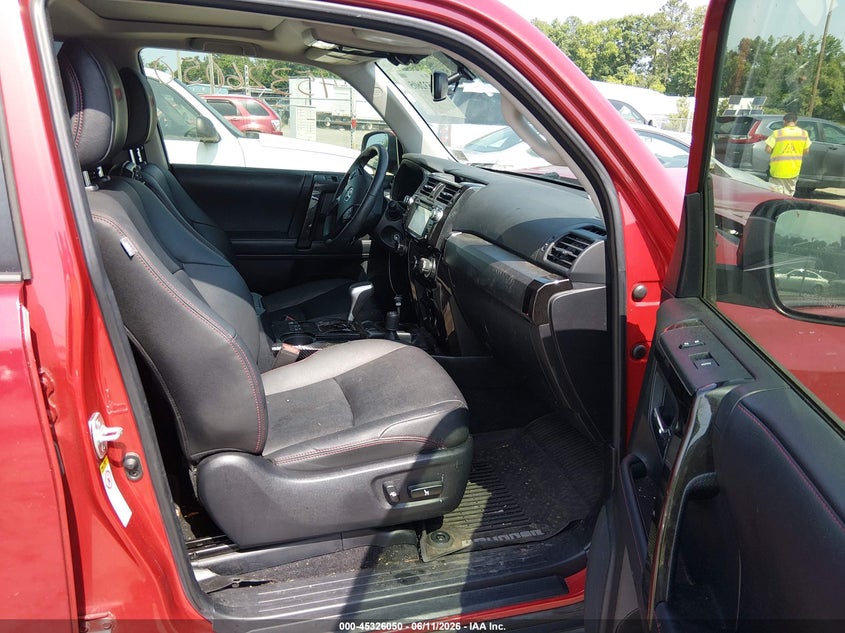 2019 Toyota 4runner VIN JTEBU5JR3K5640311 IAAI salvage auction — LEFT FRONT, Salvage Title, sold $10,800 on 2026-07-31 (photo 5)