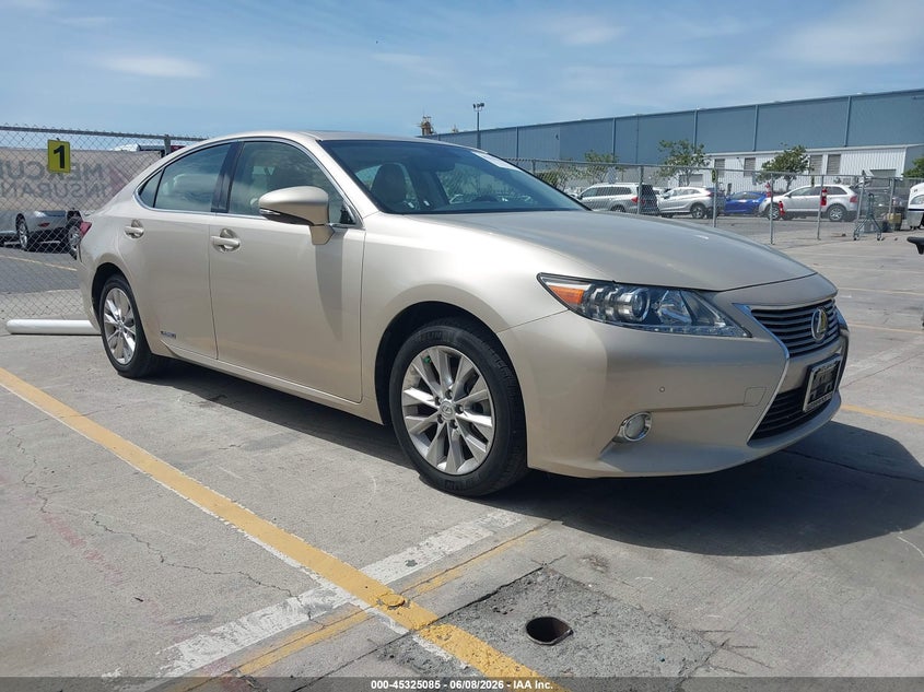2013 Lexus ES VIN JTHBW1GG6D2004112 IAAI salvage auction — REAR END, Salvage (California), sold $4,150 on 2026-07-09 (photo 1)