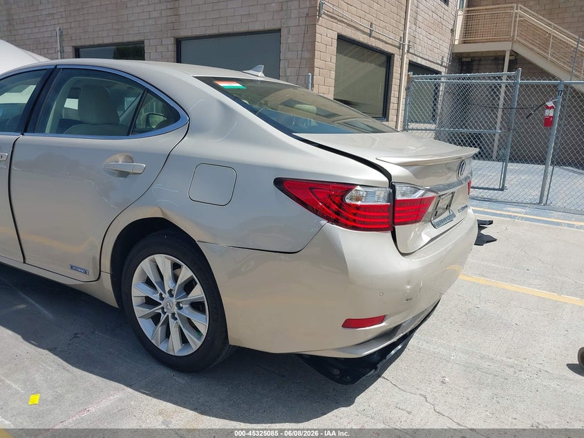 2013 Lexus ES VIN JTHBW1GG6D2004112 IAAI salvage auction — REAR END, Salvage (California), sold $4,150 on 2026-07-09 (photo 6)