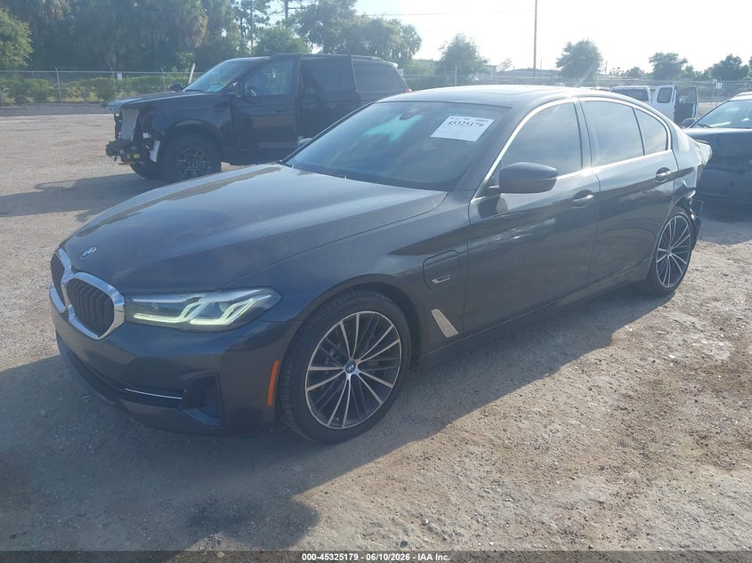 2022 BMW 5er VIN WBA13AG08NCJ34524 IAAI salvage auction — REAR END, Salvage Title, sold $13,600 on 2026-07-30 (photo 2)