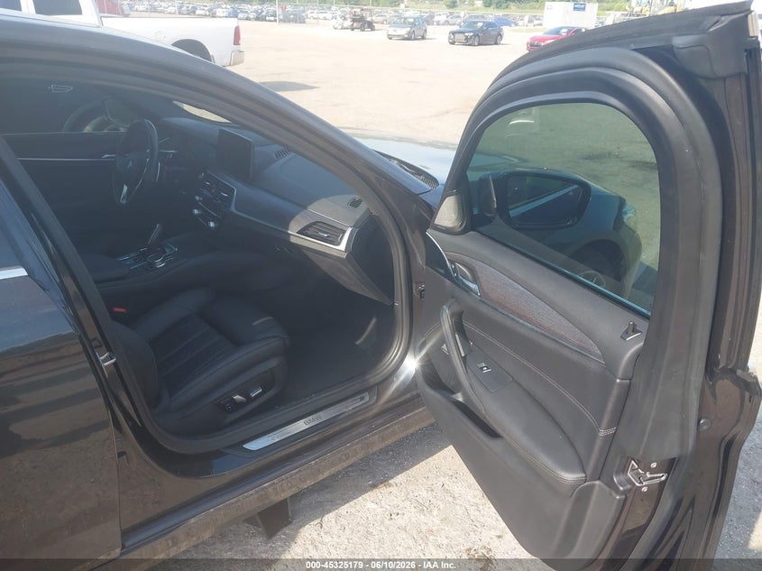 2022 BMW 5er VIN WBA13AG08NCJ34524 IAAI salvage auction — REAR END, Salvage Title, sold $13,600 on 2026-07-30 (photo 5)