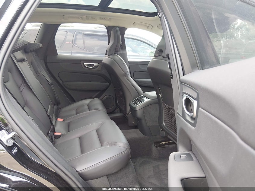 2026 Volvo Xc60 VIN YV4M12RM6T1287291 IAAI salvage auction — HAIL, Salvage (Ohio), sold $28,200 on 2026-07-14 (photo 8)