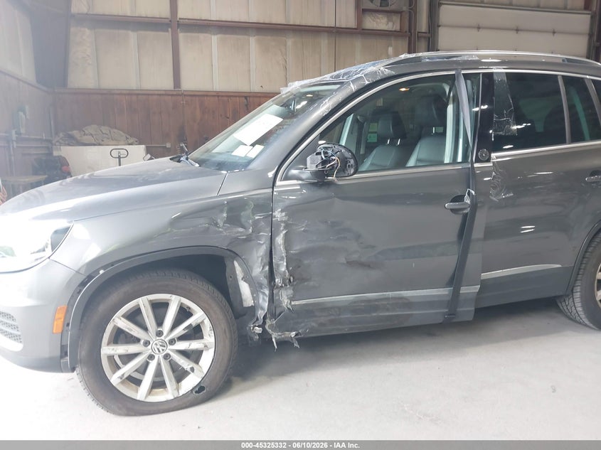 2017 Volkswagen Tiguan VIN WVGSV7AXXHK030519 IAAI salvage auction — ROOF, Mv-907A (New York), sold $775 on 2026-07-15 (photo 6)