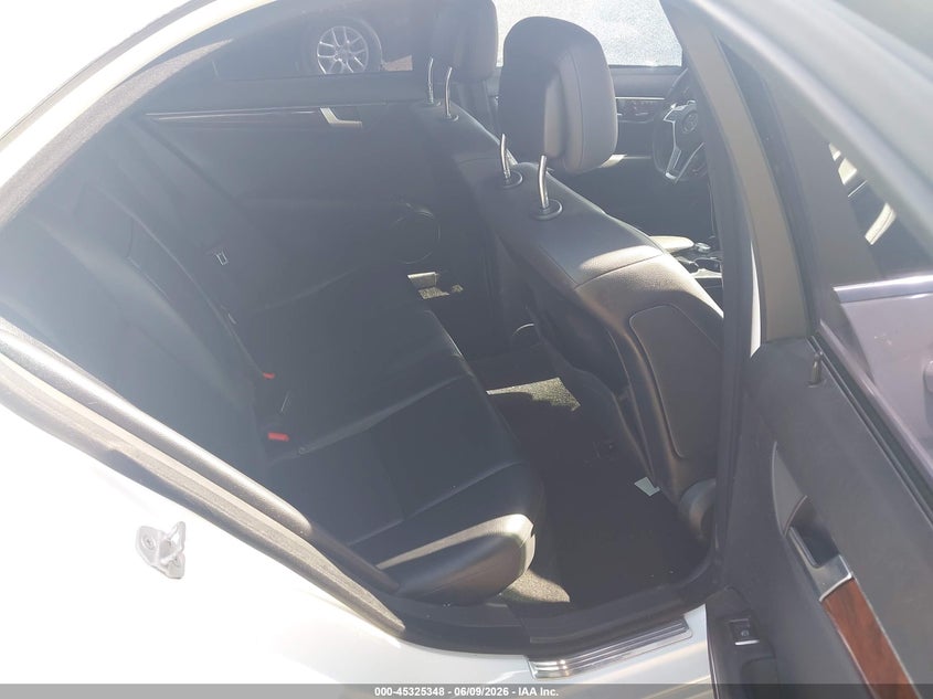 2013 Mercedes-benz C-klasse VIN WDDGF8AB9DR281556 IAAI salvage auction — SIDE, Original (Texas), sold $2,000 on 2026-08-16 (photo 8)