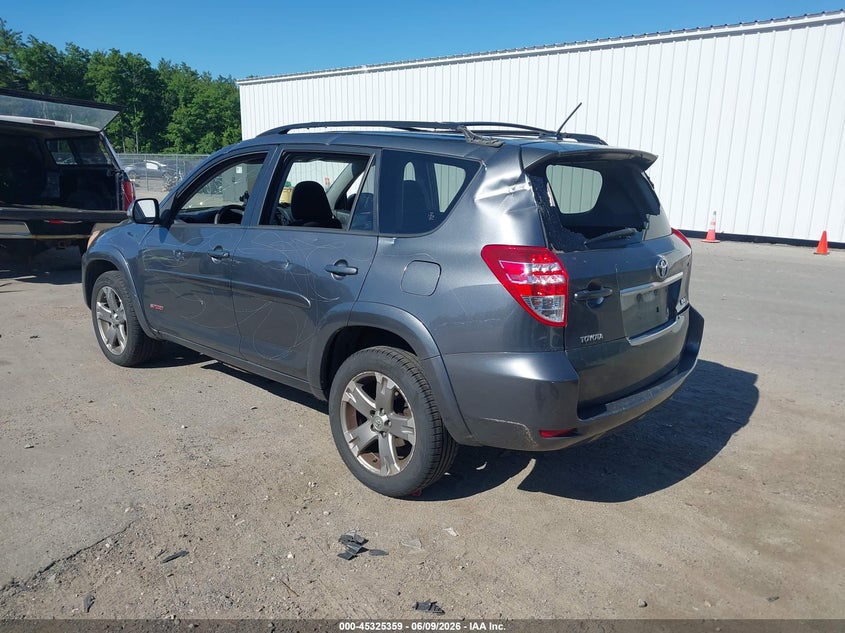 2009 Toyota Rav 4 VIN JTMBK32V495082117 IAAI salvage auction — VANDALISM, Salvage (Massachusetts), sold $975 on 2026-07-10 (photo 3)