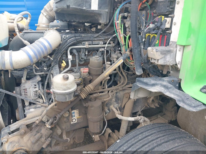 2021 Kenworth T680 VIN 1XKYDP9X8MJ464061 IAAI salvage auction — FRONT END, Salvage (Illinois), sold $12,500 on 2026-09-01 (photo 9)