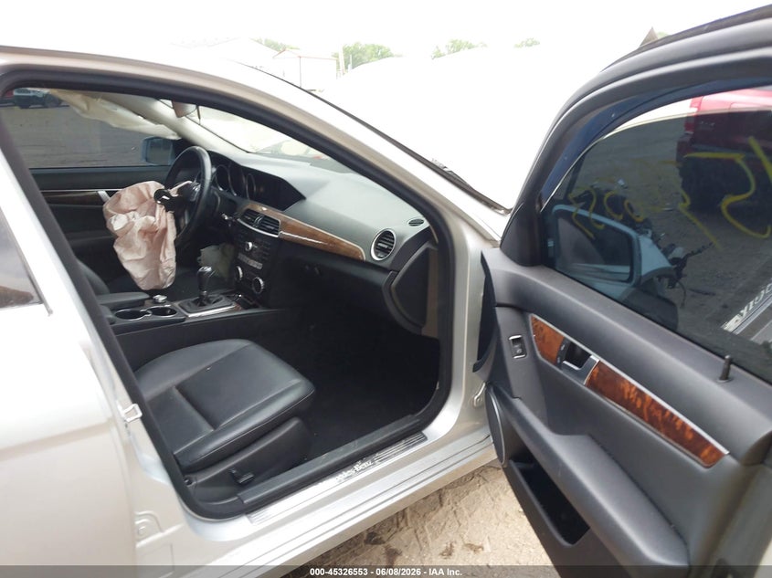 2014 Mercedes-benz C-klasse VIN WDDGF8AB7EG227315 IAAI salvage auction — FRONT END, Salvage Title, sold $650 on 2026-07-22 (photo 5)