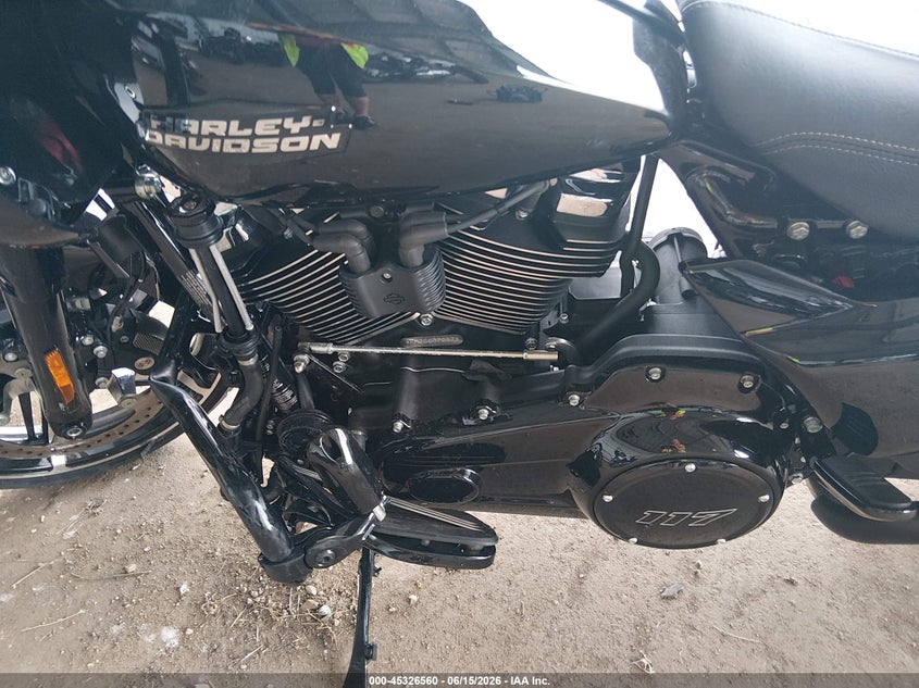 2025 Harley-davidson Road glide VIN 1HD1KH715SB637287 IAAI salvage auction — ALL OVER, Salvage (Minnesota), sold $13,600 on 2026-08-19 (photo 9)