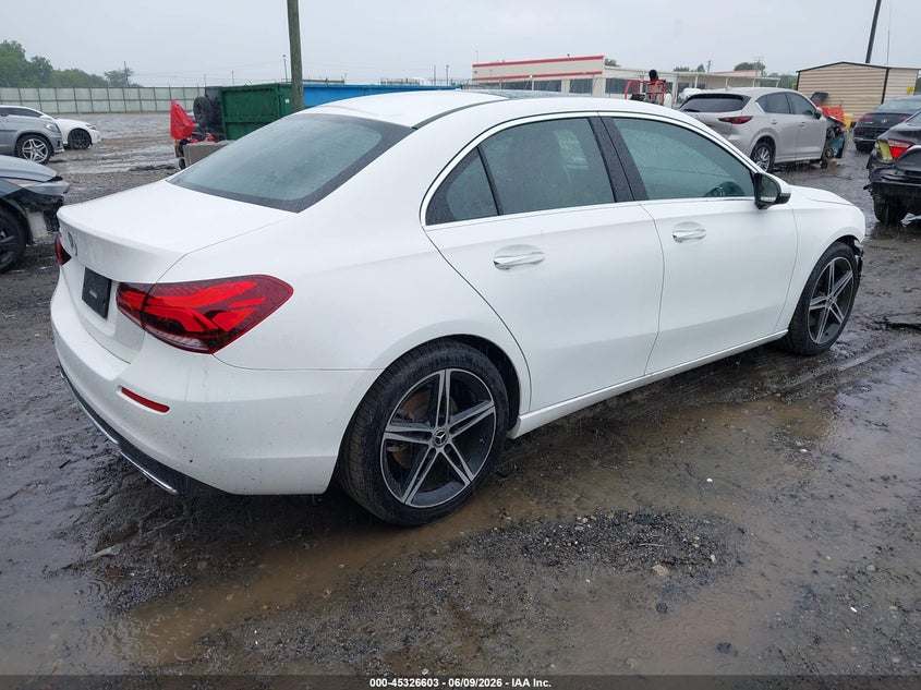 2021 Mercedes-benz A-klasse VIN W1K3G4EB6MJ301422 IAAI salvage auction — FRONT END, Salvage Title, sold $8,000 on 2026-08-06 (photo 4)