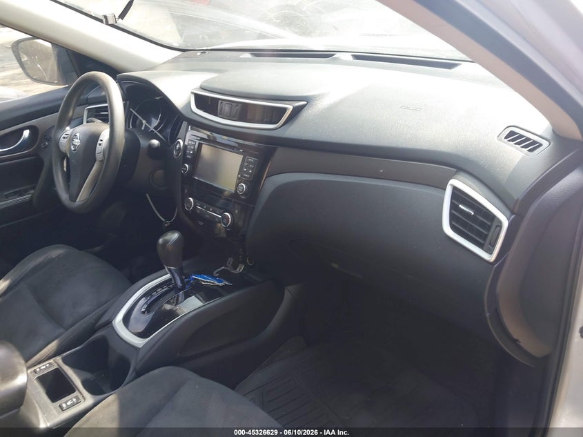 2016 Nissan Rogue VIN JN8AT2MV3GW135451 IAAI salvage auction — REAR END, Salvage (Connecticut), sold $675 on 2026-07-28 (photo 5)