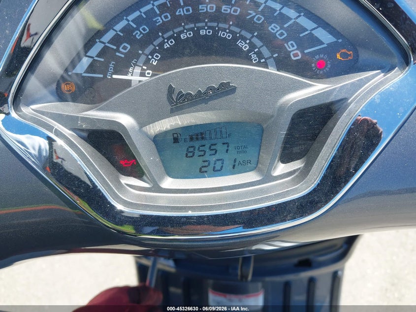 2022 Vespa - VIN ZAPMA39M8N5300593 IAAI salvage auction — FRONT & REAR, Salvage Title, sold $500 on 2026-07-22 (photo 7)