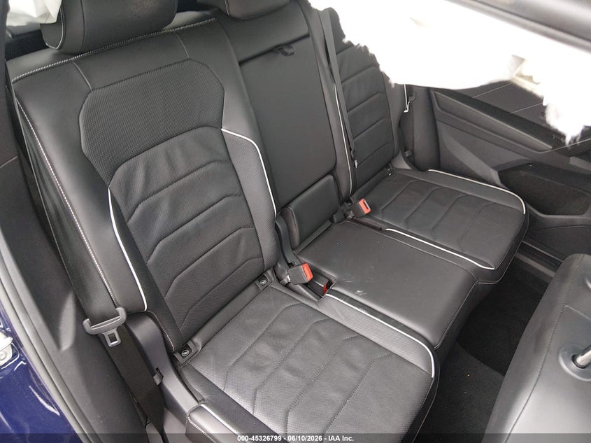 2024 Volkswagen Tiguan VIN 3VV4B7AXXRM066146 IAAI salvage auction — SIDE, Salvage Title, sold $8,550 on 2026-08-20 (photo 8)
