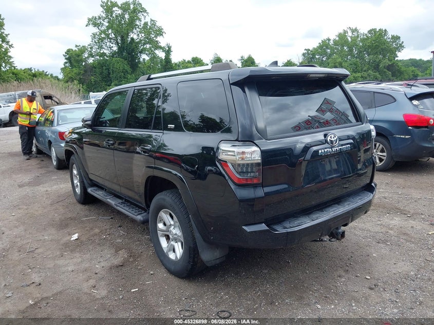 2020 Toyota 4runner VIN JTEZU5JR4L5216331 IAAI salvage auction — RIGHT FRONT, Salvage Title, sold $9,700 on 2026-07-09 (photo 3)