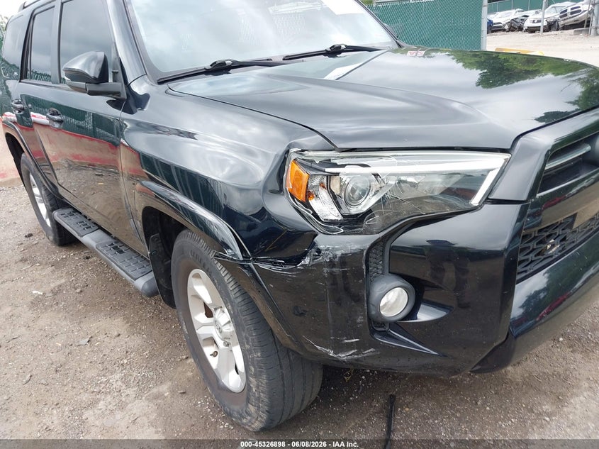 2020 Toyota 4runner VIN JTEZU5JR4L5216331 IAAI salvage auction — RIGHT FRONT, Salvage Title, sold $9,700 on 2026-07-09 (photo 6)