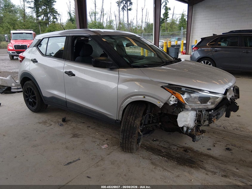 2020 Nissan Kicks VIN 3N1CP5BV6LL498147 IAAI salvage auction — FRONT & REAR, Salvage Title, sold $775 on 2026-07-22 (photo 1)