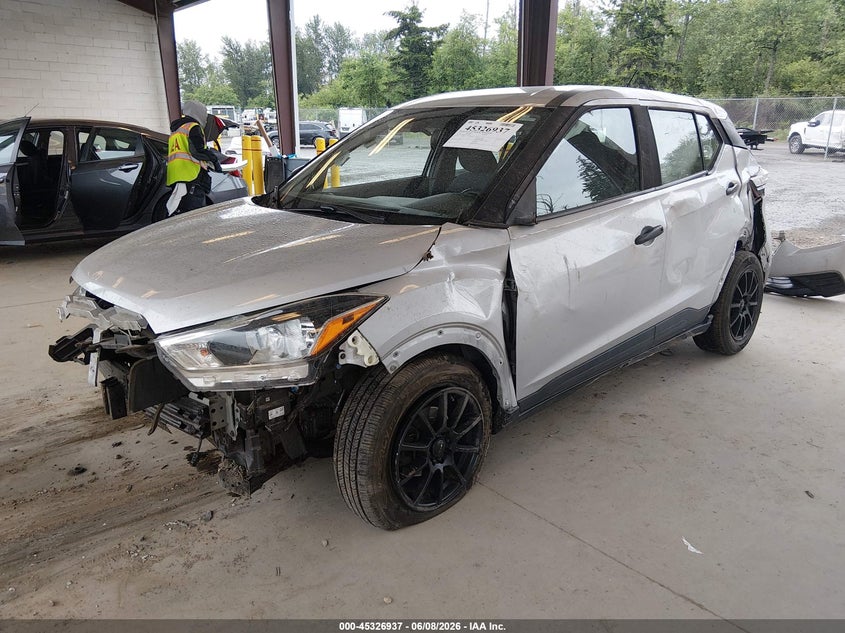 2020 Nissan Kicks VIN 3N1CP5BV6LL498147 IAAI salvage auction — FRONT & REAR, Salvage Title, sold $775 on 2026-07-22 (photo 2)