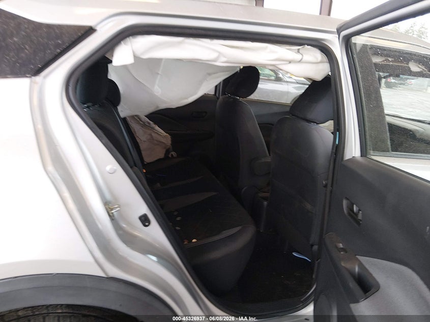 2020 Nissan Kicks VIN 3N1CP5BV6LL498147 IAAI salvage auction — FRONT & REAR, Salvage Title, sold $775 on 2026-07-22 (photo 8)
