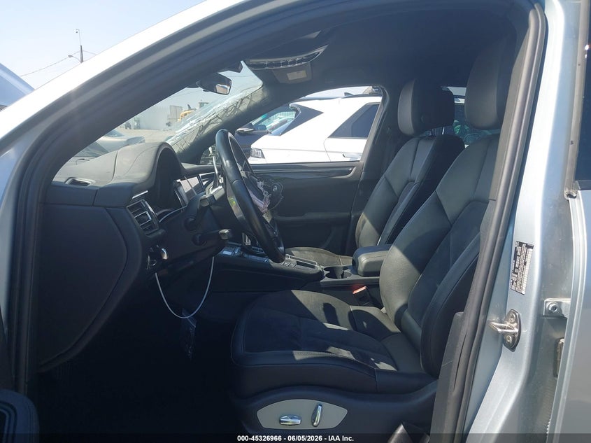 2021 Porsche Macan VIN WP1AA2A55MLB06650 IAAI salvage auction — RIGHT SIDE, Salvage (California), sold $16,500 on 2026-07-22 (photo 5)
