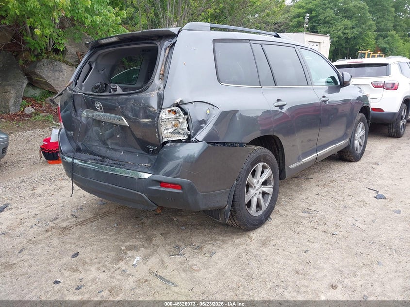 2012 Toyota Highlander VIN 5TDBK3EH4CS099782 IAAI salvage auction — REAR END, Clear (Massachusetts), sold $3,150 on 2026-07-28 (photo 4)