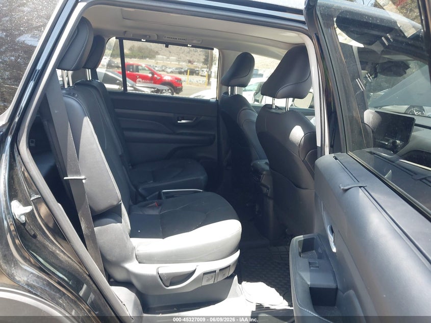 2024 Toyota Highlander VIN 5TDAAAB59RS061809 IAAI salvage auction — REAR END, Salvage Title, sold $17,000 on 2026-07-28 (photo 8)