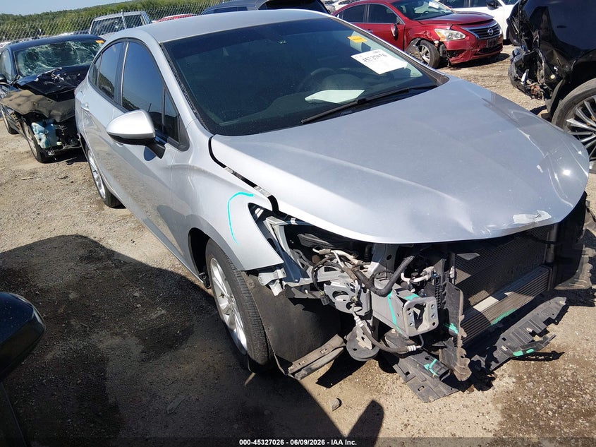 2019 Chevrolet Cruze VIN 1G1BC5SM9K7152021 IAAI salvage auction — FRONT END, Clear (Oklahoma), sold $1,300 on 2026-07-31 (photo 1)