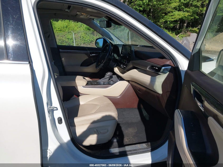 2020 Toyota Highlander VIN 5TDXBRCH7LS004160 IAAI salvage auction — SIDE, Salvage Title, sold $16,600 on 2026-07-11 (photo 5)