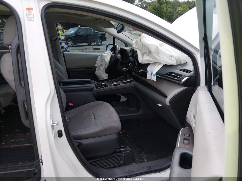 2022 Toyota Sienna VIN 5TDBRKEC3NS102698 IAAI salvage auction — RIGHT FRONT, Salvage (Georgia), sold $12,000 on 2026-07-24 (photo 5)