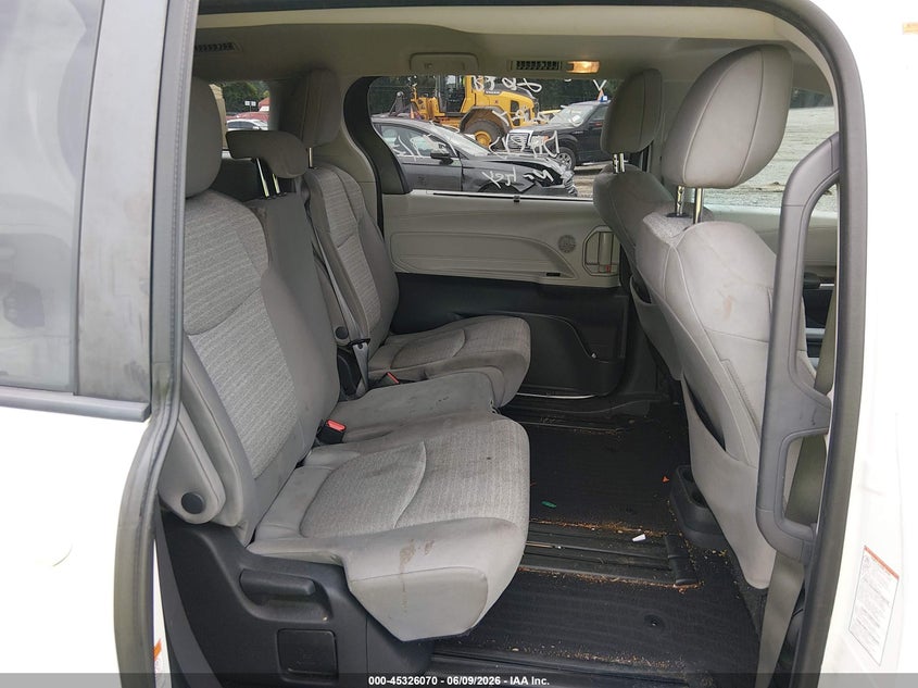 2022 Toyota Sienna VIN 5TDBRKEC3NS102698 IAAI salvage auction — RIGHT FRONT, Salvage (Georgia), sold $12,000 on 2026-07-24 (photo 8)