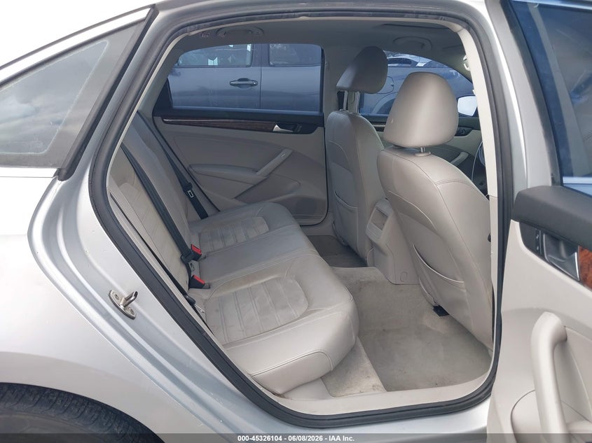 2012 Volkswagen Passat VIN 1VWCN7A37CC083300 IAAI salvage auction — NORMAL WEAR, Clear - Dealer Only (California), sold $1,025 on 2026-07-09 (photo 8)