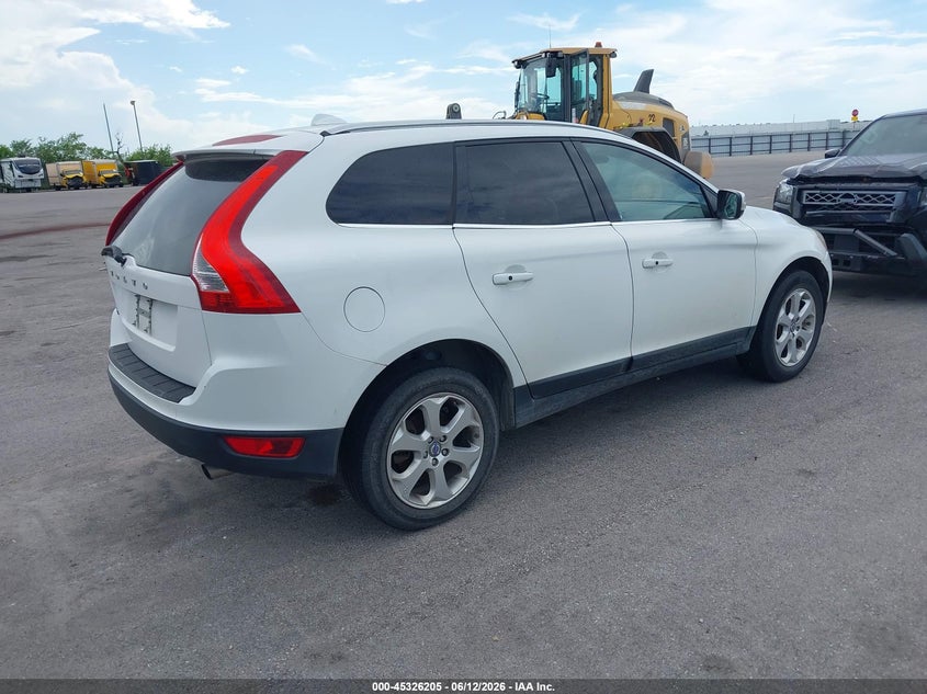 2013 Volvo Xc60 VIN YV4952DLXD2406058 IAAI salvage auction — NORMAL WEAR, Original (Texas), sold $525 on 2026-07-08 (photo 4)