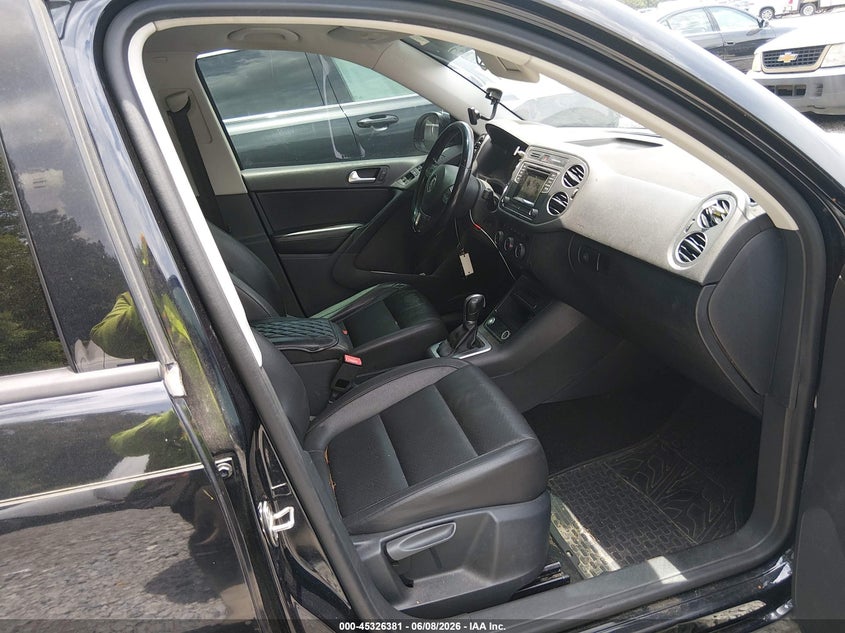 2016 Volkswagen Tiguan VIN WVGAV7AX2GW569042 IAAI salvage auction — LEFT FRONT, Salvage Title, sold $600 on 2026-07-09 (photo 5)