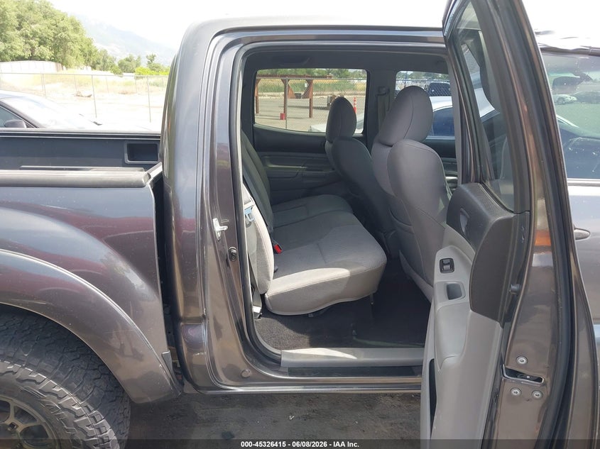 2012 Toyota Tacoma VIN 5TFLU4EN0CX037865 IAAI salvage auction — SIDE, Salvage Title, sold $7,750 on 2026-07-23 (photo 8)