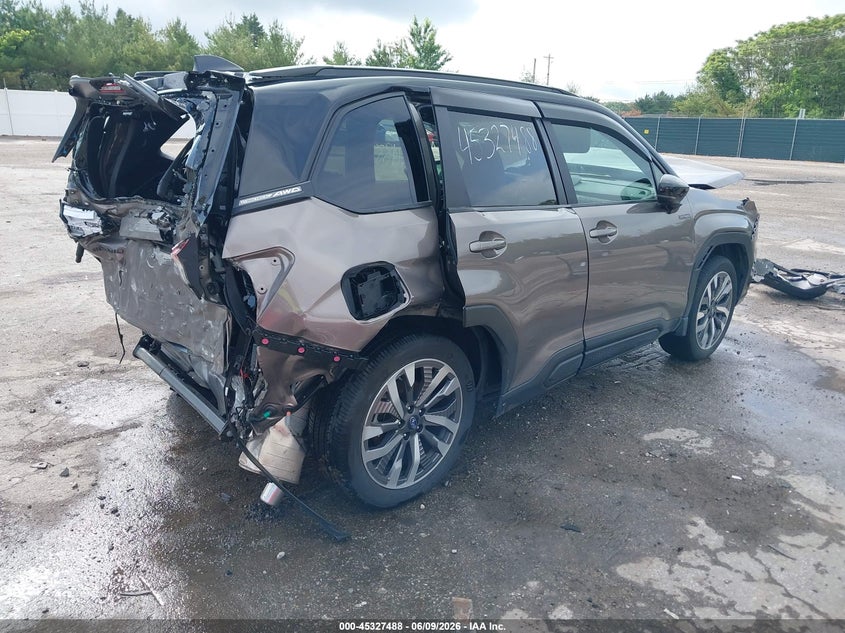 2025 Subaru Forester VIN JF2SLSTD4SH411742 IAAI salvage auction — REAR END, Scrap (Michigan), sold $2,900 on 2026-07-25 (photo 4)