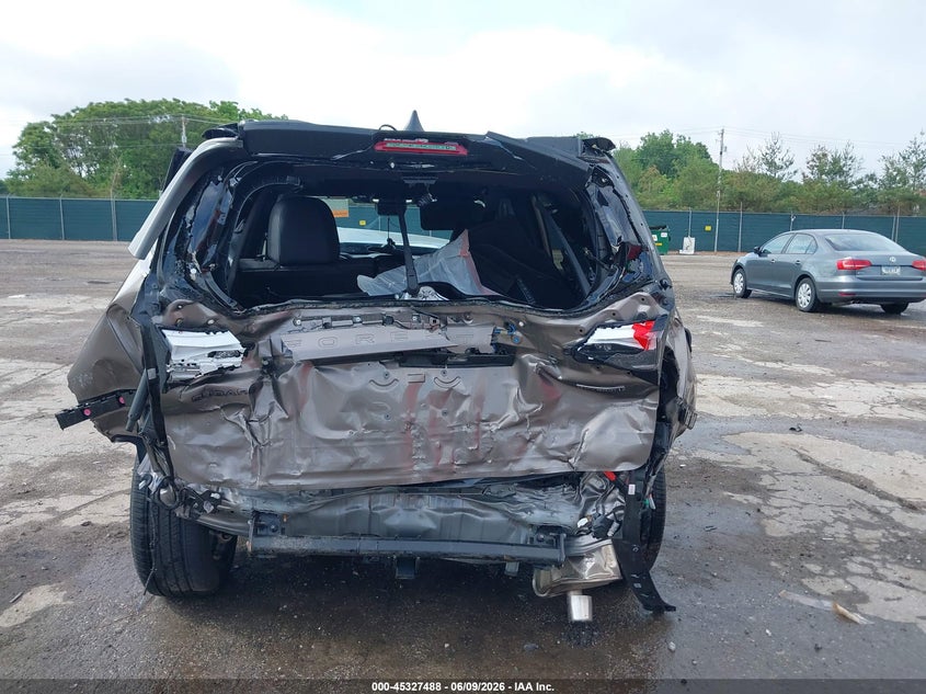 2025 Subaru Forester VIN JF2SLSTD4SH411742 IAAI salvage auction — REAR END, Scrap (Michigan), sold $2,900 on 2026-07-25 (photo 6)