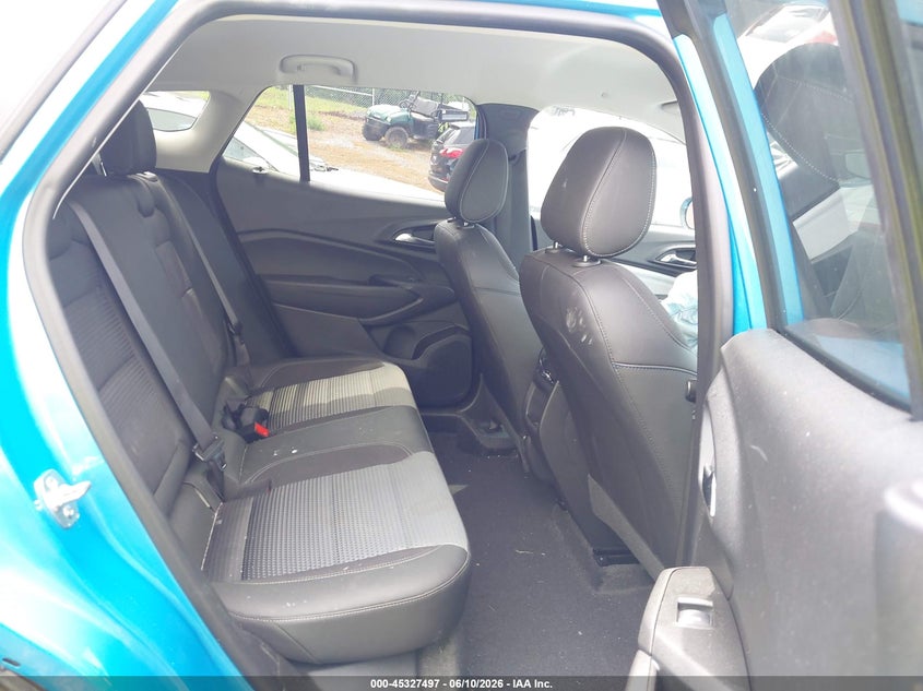 2025 Chevrolet Trax VIN KL77LHEP5SC082171 IAAI salvage auction — FRONT & REAR, Salvage (Virginia), sold $5,600 on 2026-07-10 (photo 8)