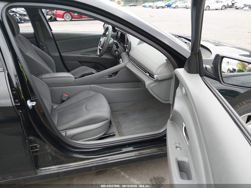 2025 Hyundai Elantra VIN KMHLL4DGXSU930644 IAAI salvage auction — FRONT END, Salvage Title, sold $5,300 on 2026-07-29 (photo 5)