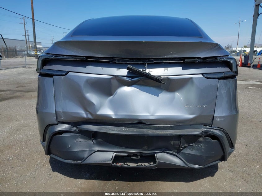 2026 Tesla Model y VIN 7SAYGDEE1TF526432 IAAI salvage auction — REAR END, Salvage Title, sold $20,100 on 2026-08-02 (photo 6)