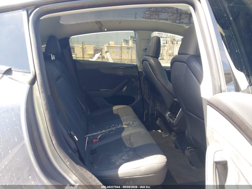 2026 Tesla Model y VIN 7SAYGDEE1TF526432 IAAI salvage auction — REAR END, Salvage Title, sold $20,100 on 2026-08-02 (photo 8)