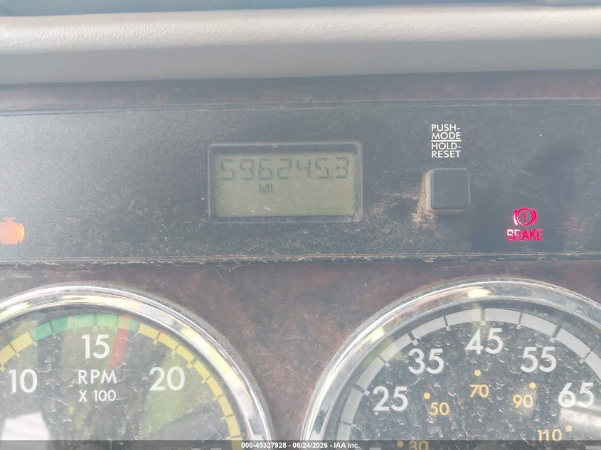 2009 Freightliner Conventional VIN 1FUJA6CV69DAA7169 IAAI salvage auction — FRONT END, Salvage (Texas), sold $1,900 on 2026-07-23 (photo 5)