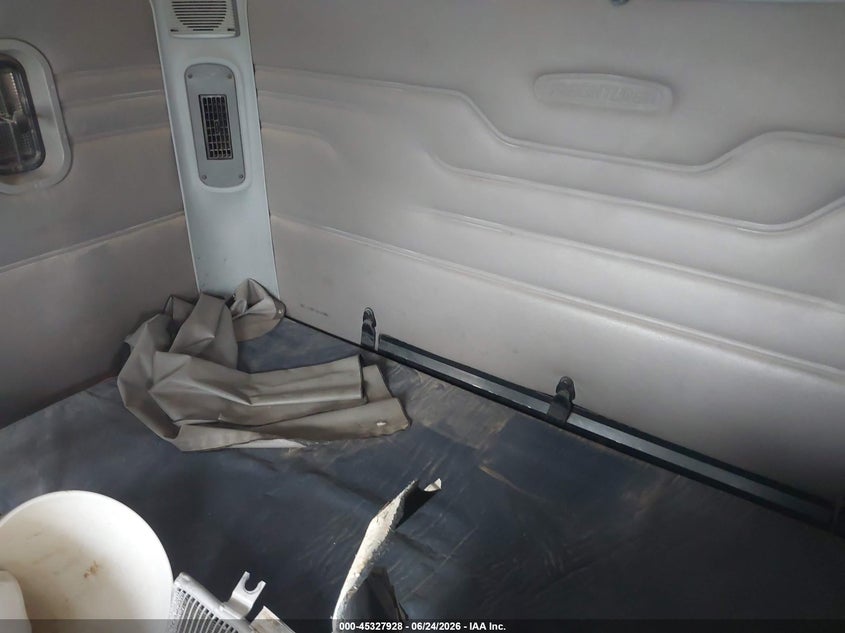 2009 Freightliner Conventional VIN 1FUJA6CV69DAA7169 IAAI salvage auction — FRONT END, Salvage (Texas), sold $1,900 on 2026-07-23 (photo 6)